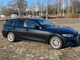 BMW 320d Touring Advantage Automatik Advantage - BMW 320 von privat