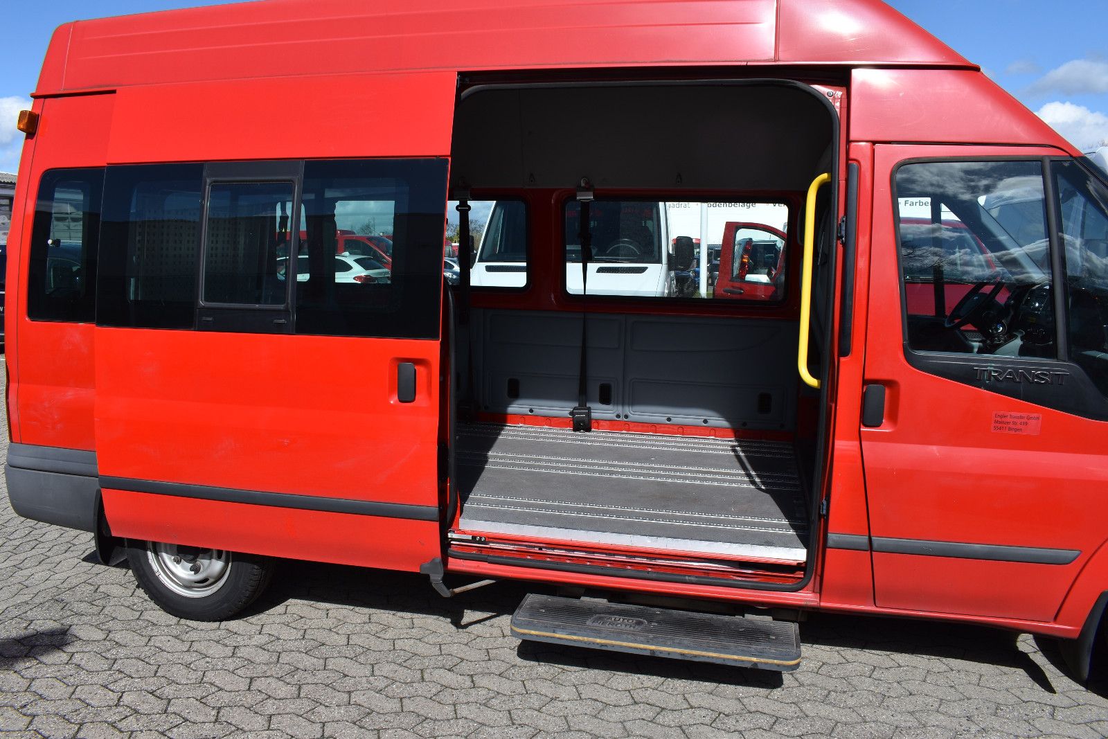 Fahrzeugabbildung Ford Transit Kombi FT 300 L Behindertengerecht #1399