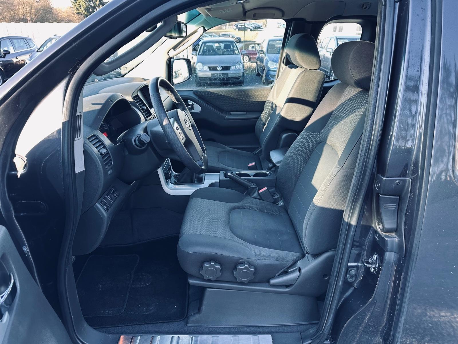 Nissan Navara King Cab 190CH | 4x4 | GPS | Caméra | Attelage