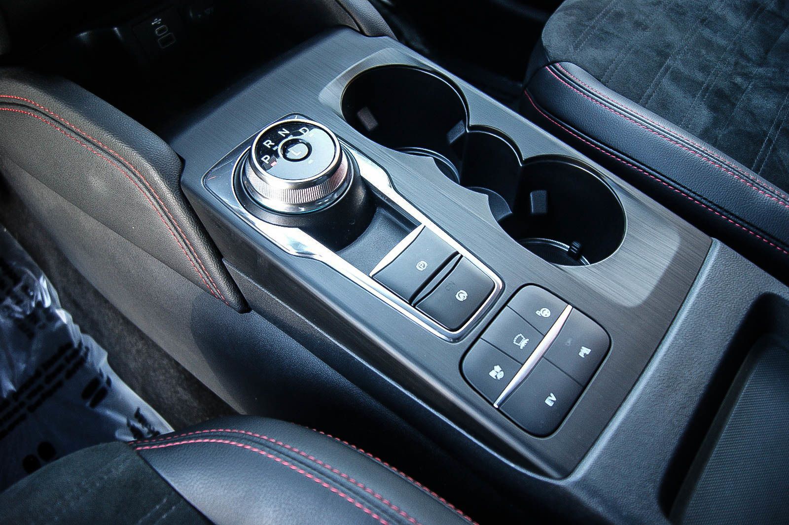 Fahrzeugabbildung Ford Kuga Plug-In Hybrid ST-Line X BODY-STYLE-PAKET
