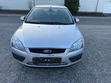 Ford Focus Lim. Ghia Benziner 1,6 Automatik - Ford Focus: Ghia