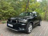 Volvo XC40 D4 AWD Momentum Pro Geartronic Momentum Pro - Volvo XC40 von privat