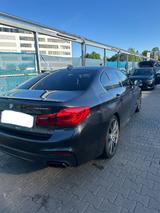 BMW M550i xDrive/B&W/HUD/unfallfrei/VTG neu - BMW M-Modelle in München