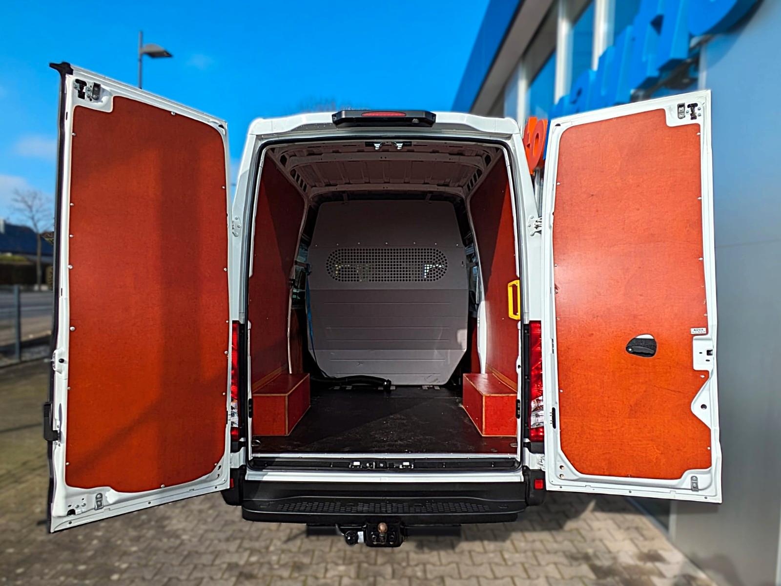 Iveco Daily DOKA KASTEN 6 SITZE KLIMA NAVI STANDH. CAM