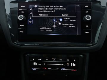 Volkswagen Tiguan - 12