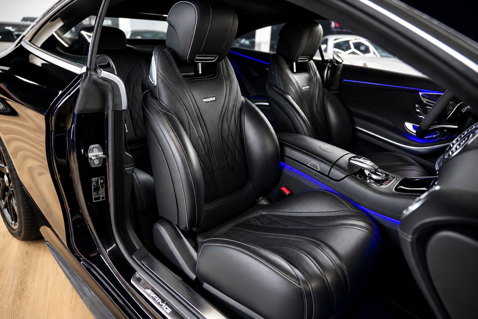 Fahrzeugabbildung Mercedes-Benz S S 63 AMG 4Matic *Pano*Designo*Ambiente*Carbon*