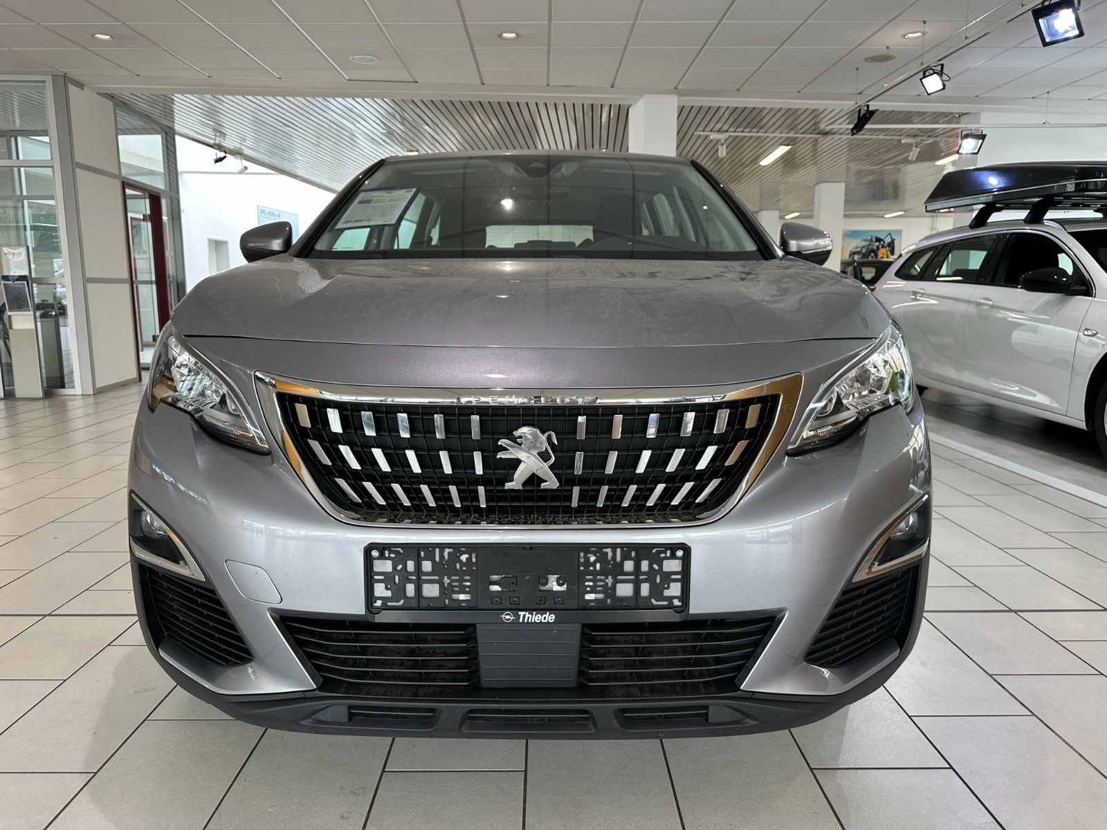 Fahrzeugabbildung Peugeot 5008 Active 1.5D NAVI/LED/PDC/TEMPOMAT