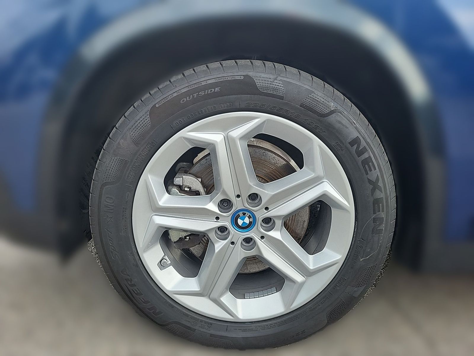 BMW IX1 xDrive30 xLine LED AHK HeadUp 360° KeyLess foto 3