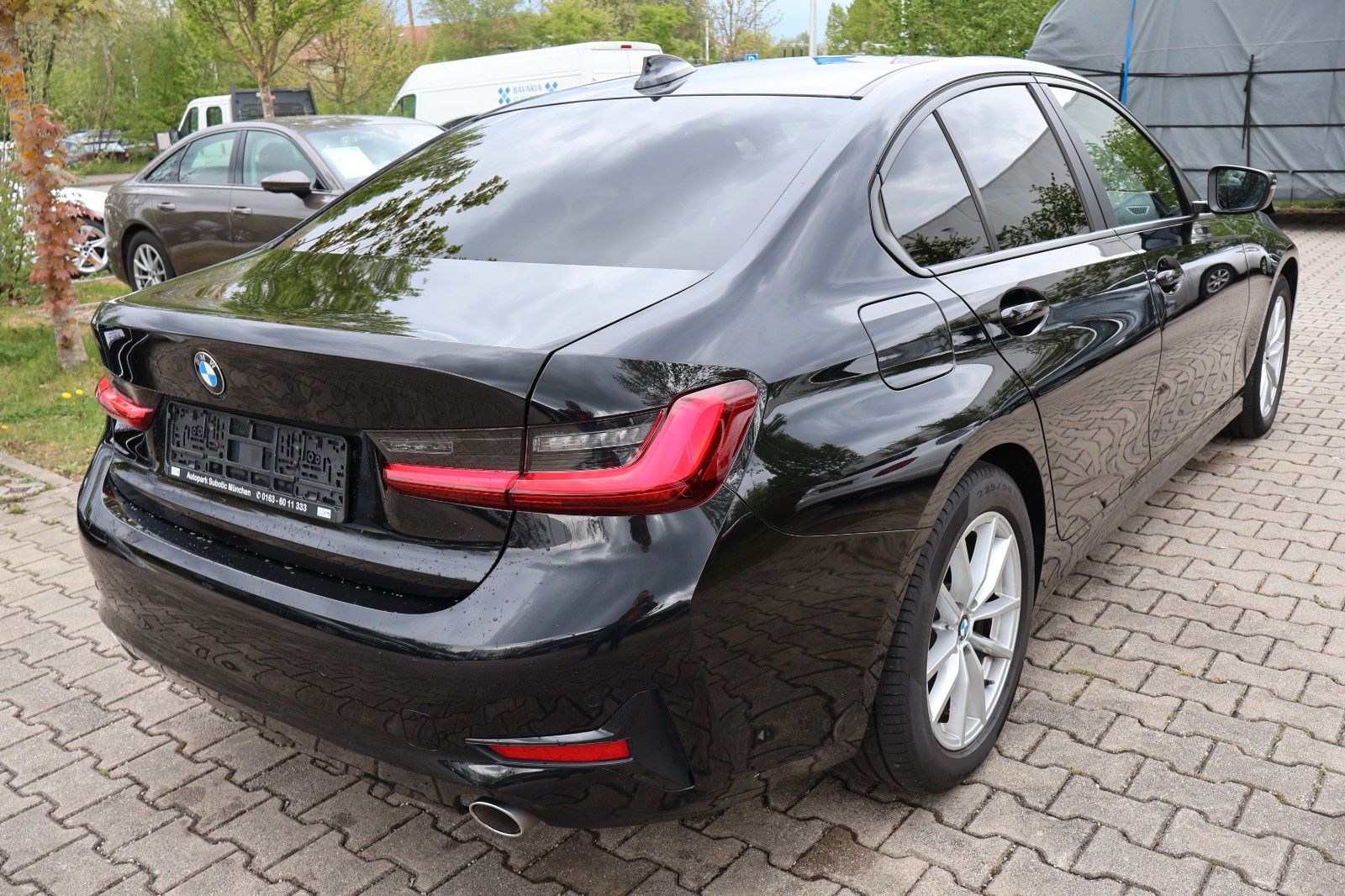 Fahrzeugabbildung BMW 318 Baureihe 3 Lim. 318 d Advantage