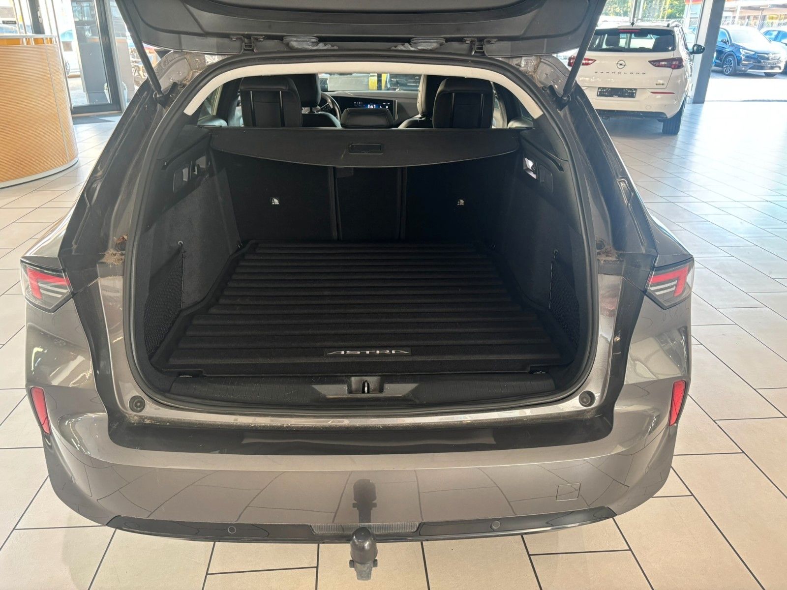 Fahrzeugabbildung Opel Astra L ST 1.5D ELEGANCE NAVI/LED/KAMERA/SHZ/AHK
