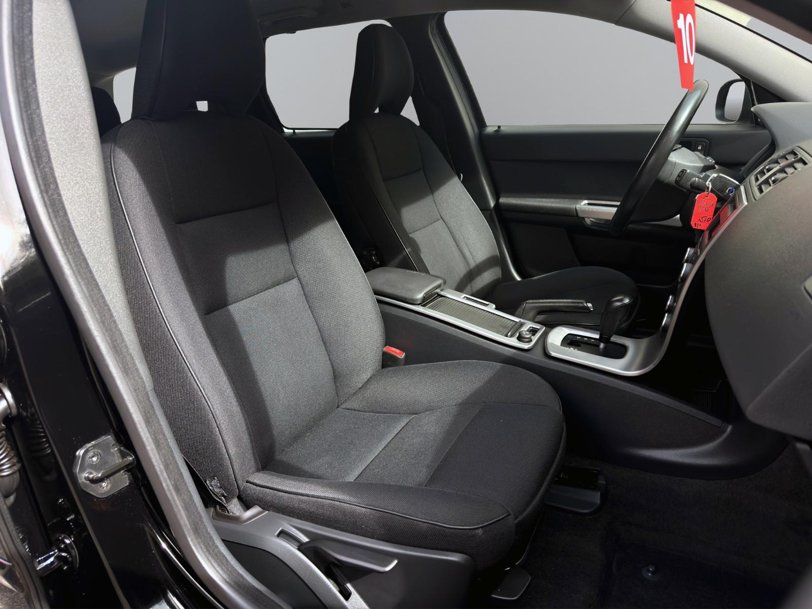 Volvo V50 2008 — photo 21