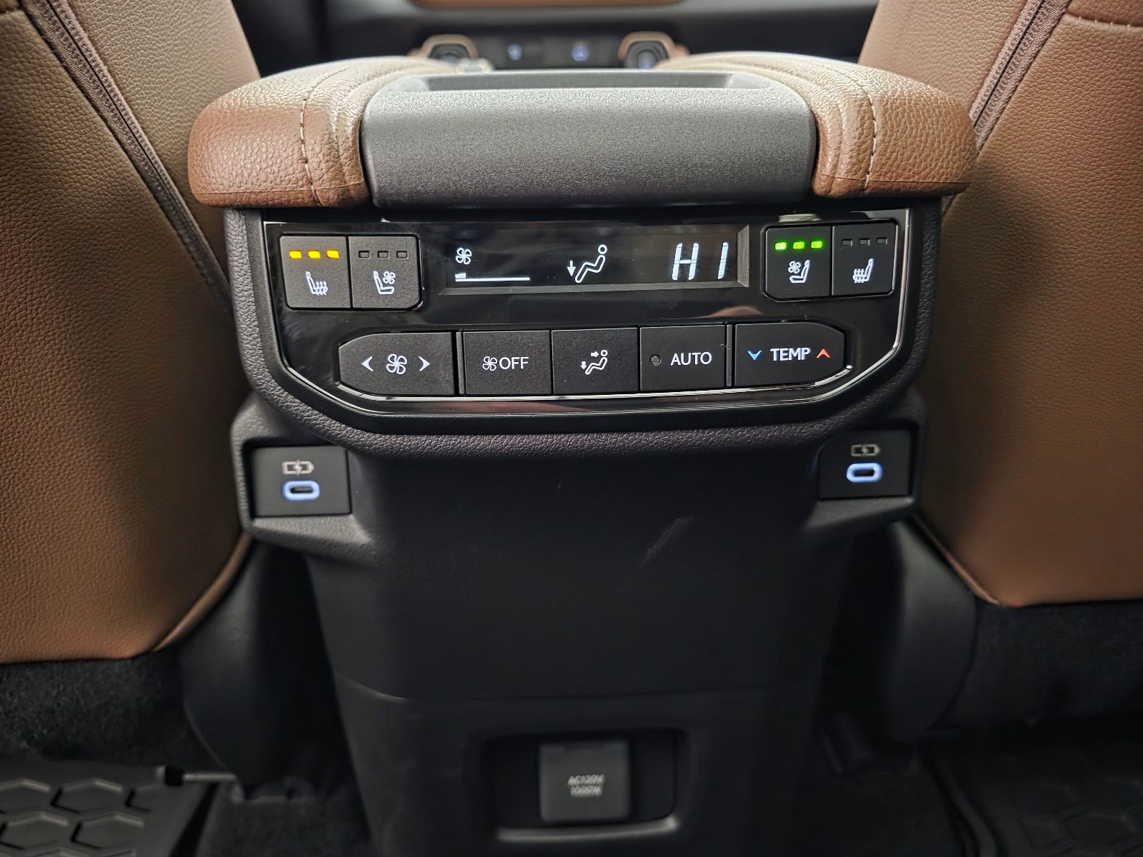 Fahrzeugabbildung Toyota GRAND Highlander Platinum Max T1: 68.000 EURO