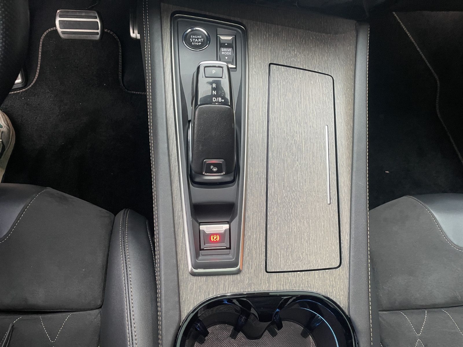 Fahrzeugabbildung Peugeot 508 SW Hybrid 225 GT Pack*LED-Paket*AHK*