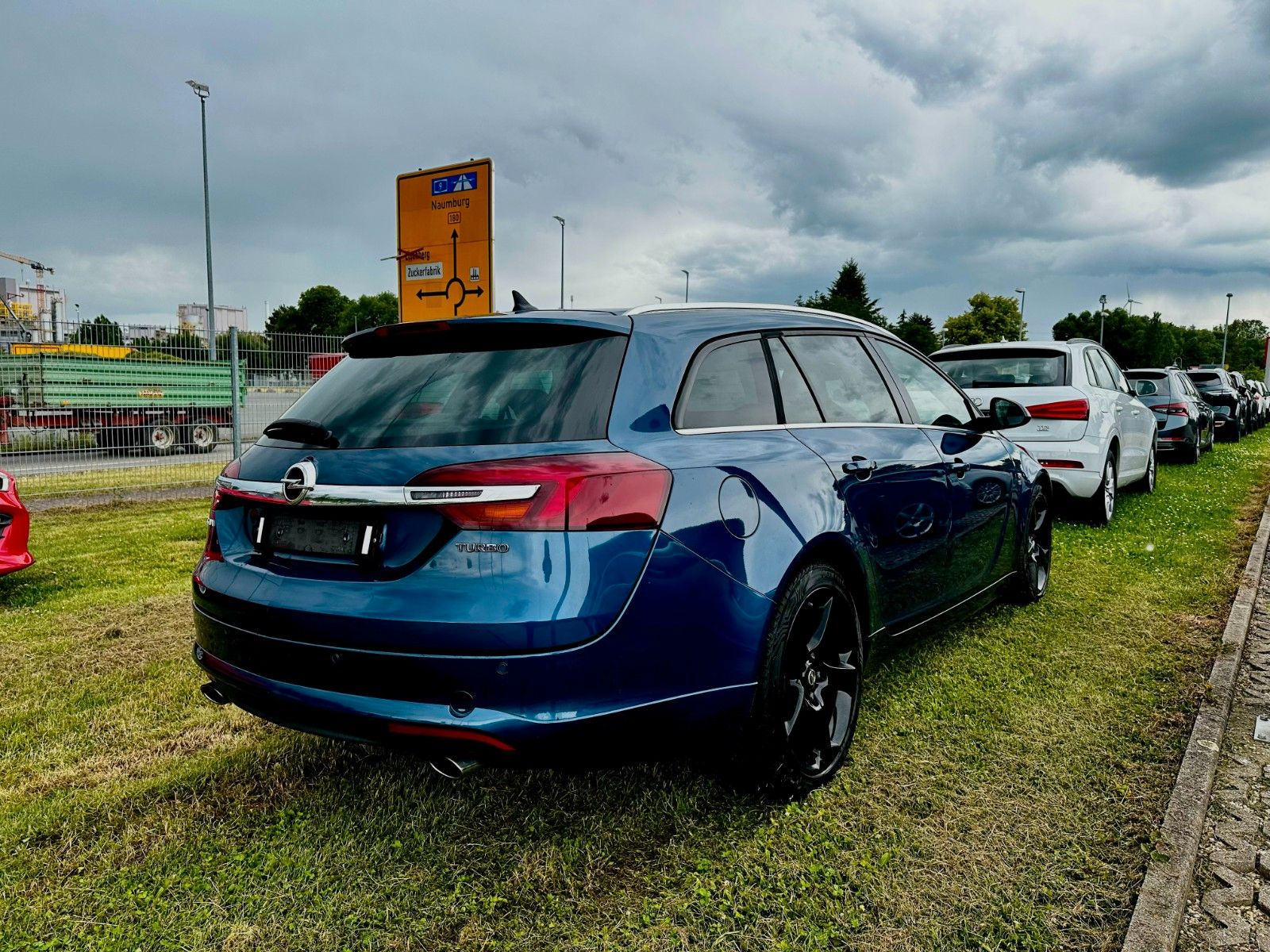 Fahrzeugabbildung Opel Insignia A Sports Tourer Leder Navi Sitzh.,Klima