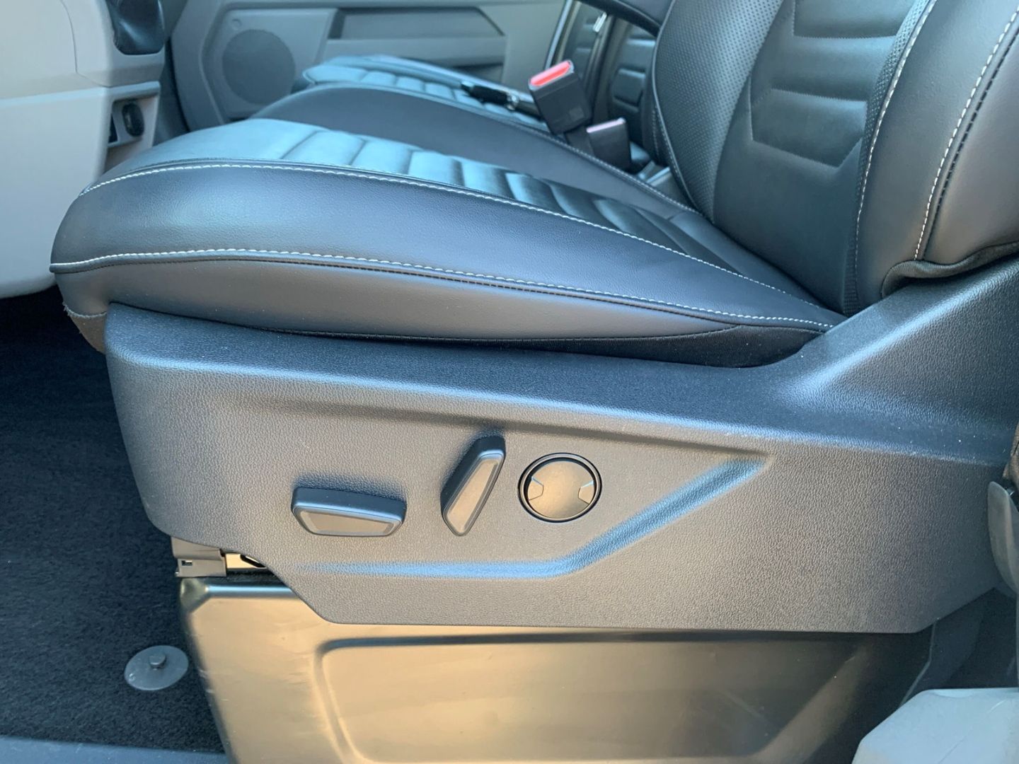 Ford Tourneo Custom Bus 320 L2 Titanium FWD AHK-klapp foto 24