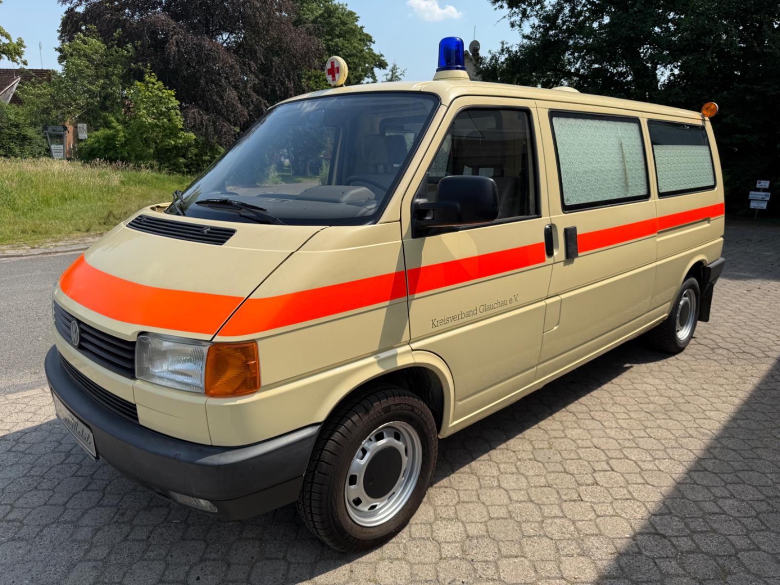 Volkswagen T4 Krankenwagen DRK 2.5 Lang