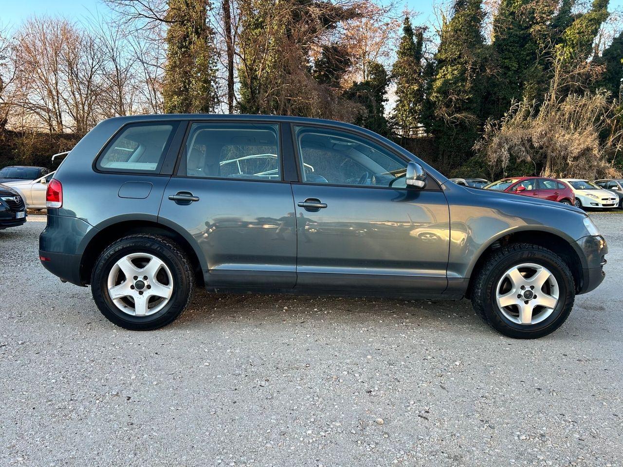 Volkswagen Touareg 2005 — photo 11