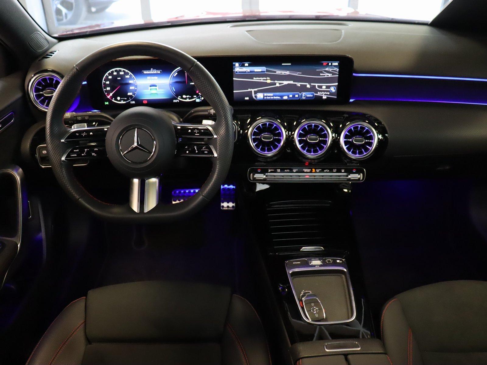 Mercedes-Benz A 250 e AMG Premium/Pano/AHK/Kamera/11kW-Laden