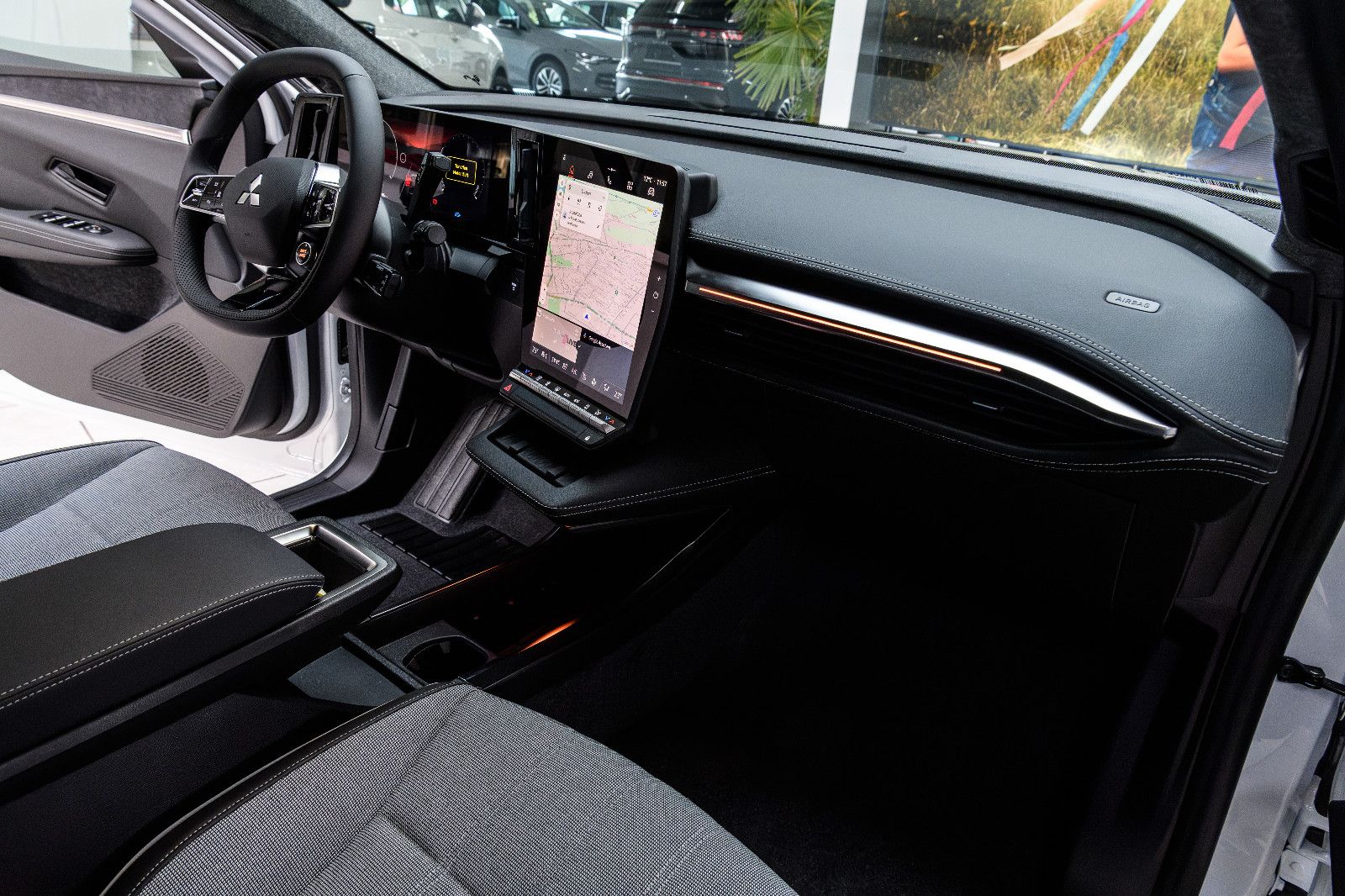 Fahrzeugabbildung Mitsubishi Eclipse Cross Diamant TOP *22KW Laden