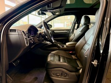 Porsche Cayenne - 10