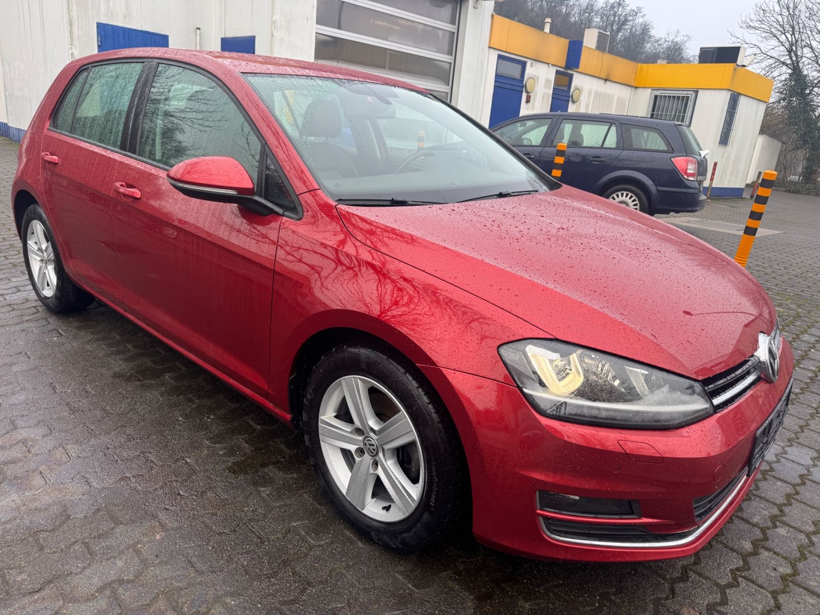Fahrzeugabbildung Volkswagen Golf VII Lim. Highline BMT Leder+Bluetooth+Xenon