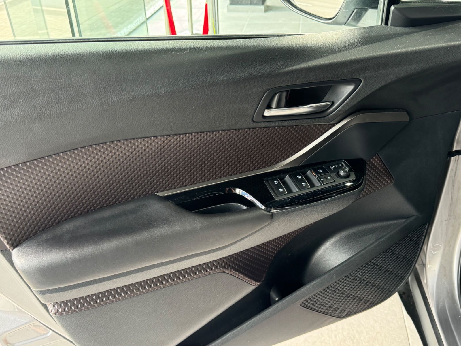 Fahrzeugabbildung Toyota C-HR Lounge 1.2 Turbo/KAMERA/NAVI/KLIMA/
