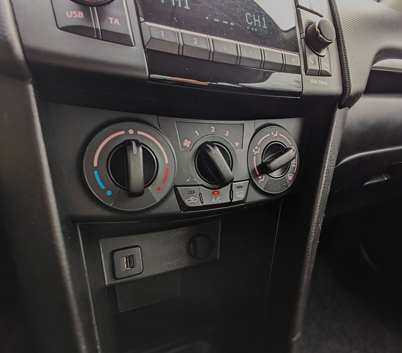 Fahrzeugabbildung Suzuki Swift 1.2 KLIMA TEMPOMAT ALLWETTER AHK ALU