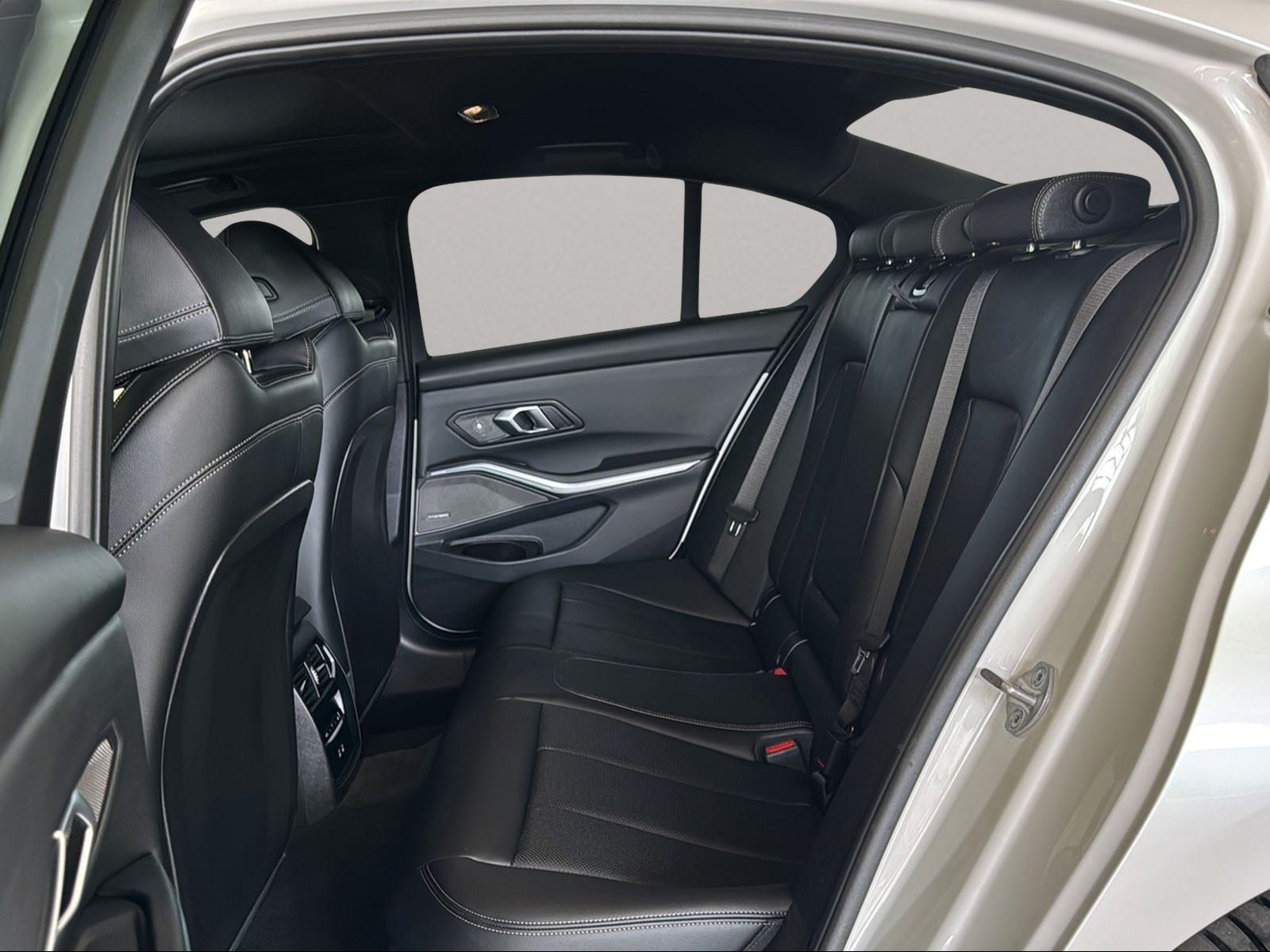 BMW 330 - Bild 9