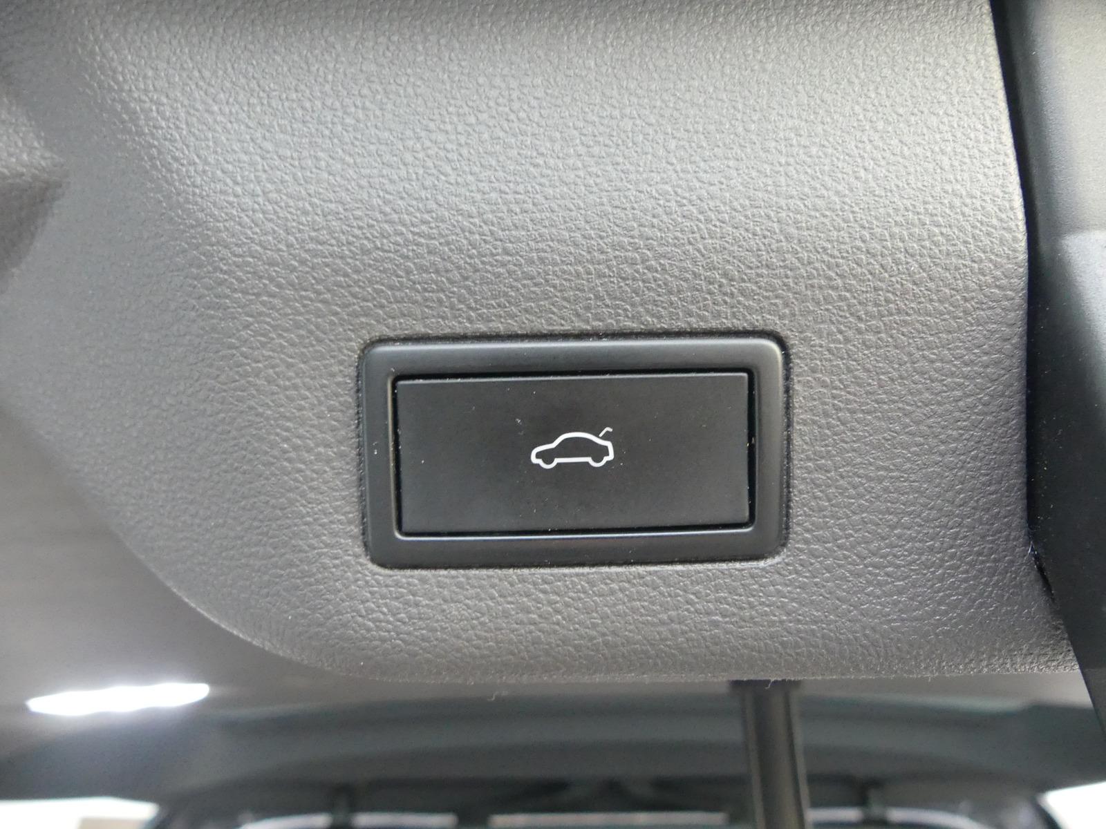 Volkswagen T7 Multivan 1.4 eHybrid Lang Life PANO/E-TÜREN/7