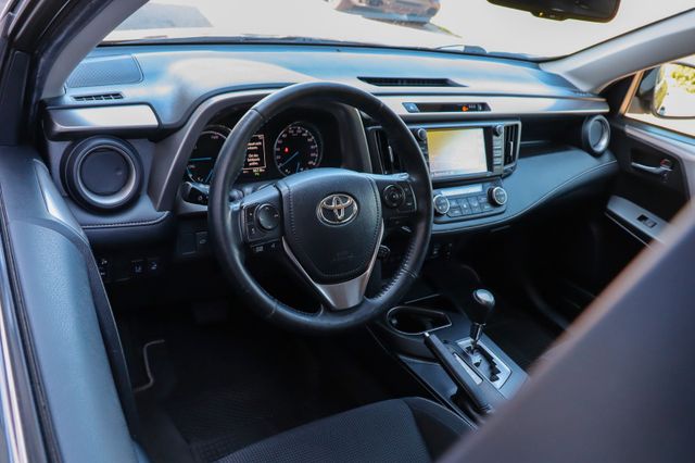 Fahrzeugabbildung Toyota RAV4 2.5 VVT 4WD Team D Hybrid Automatik Navi