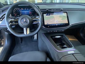 Mercedes E 220 - 12