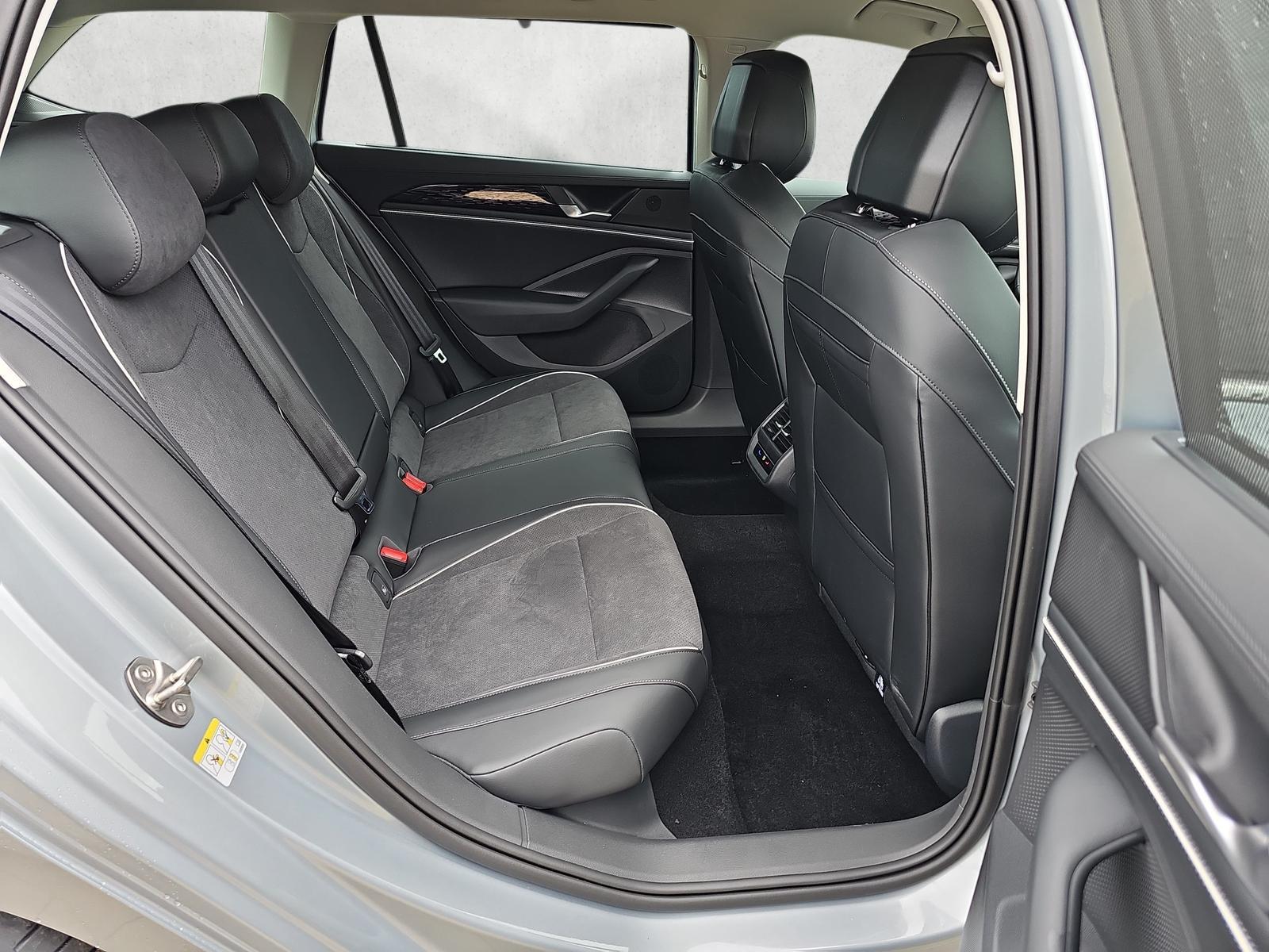Volkswagen Passat Variant 2.0 TDI DSG Elegance IQ.Light AHK