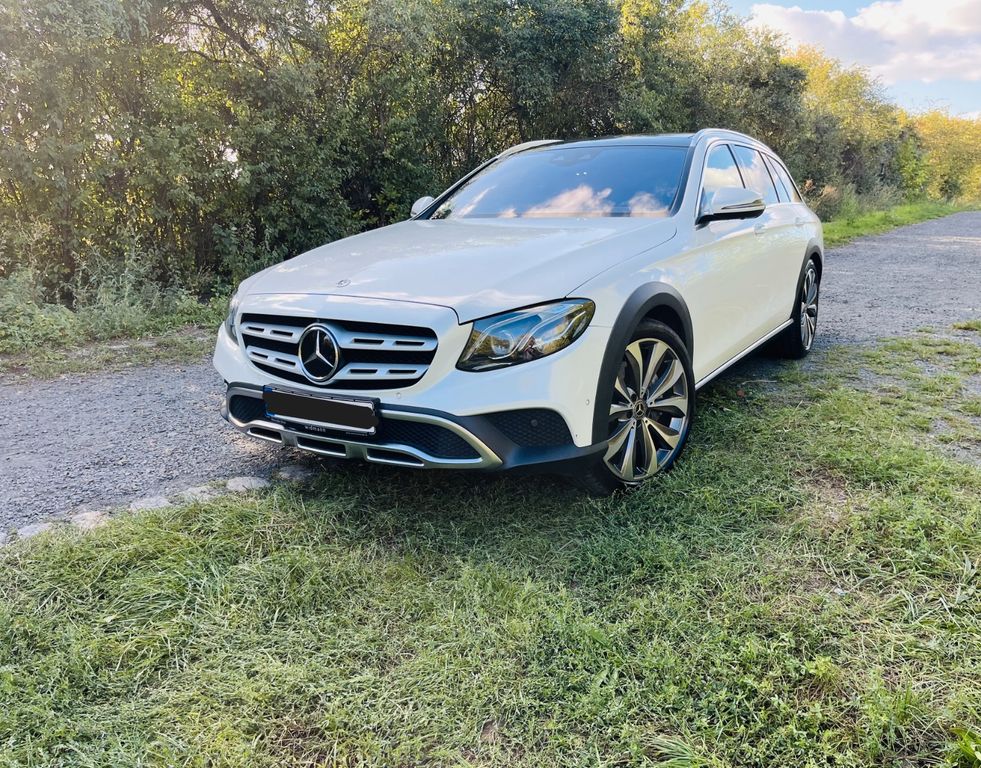 Image of Mercedes-Benz E 350