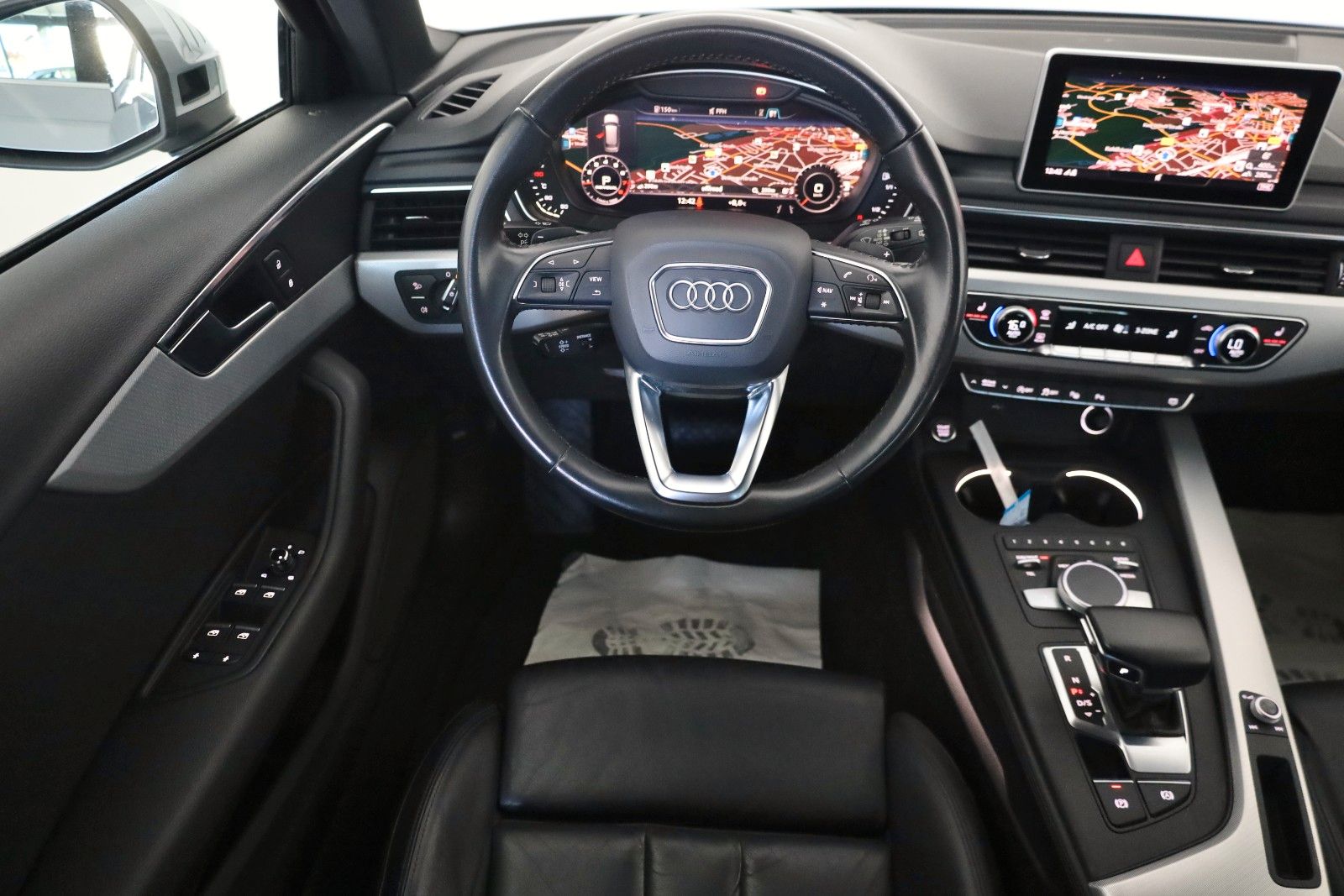 Fahrzeugabbildung Audi A4 Avant 45 TFSI S Line Leder,Navi,LED,Panorama