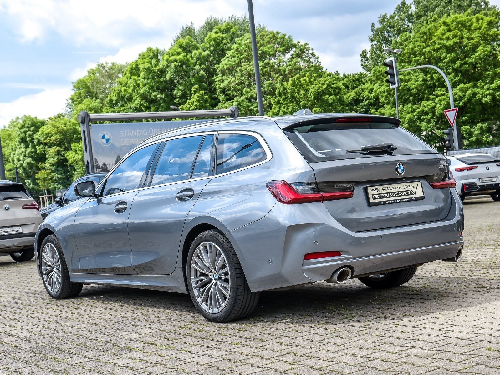 BMW 320i Touring AHK Navi Memory RFK DAB foto 7