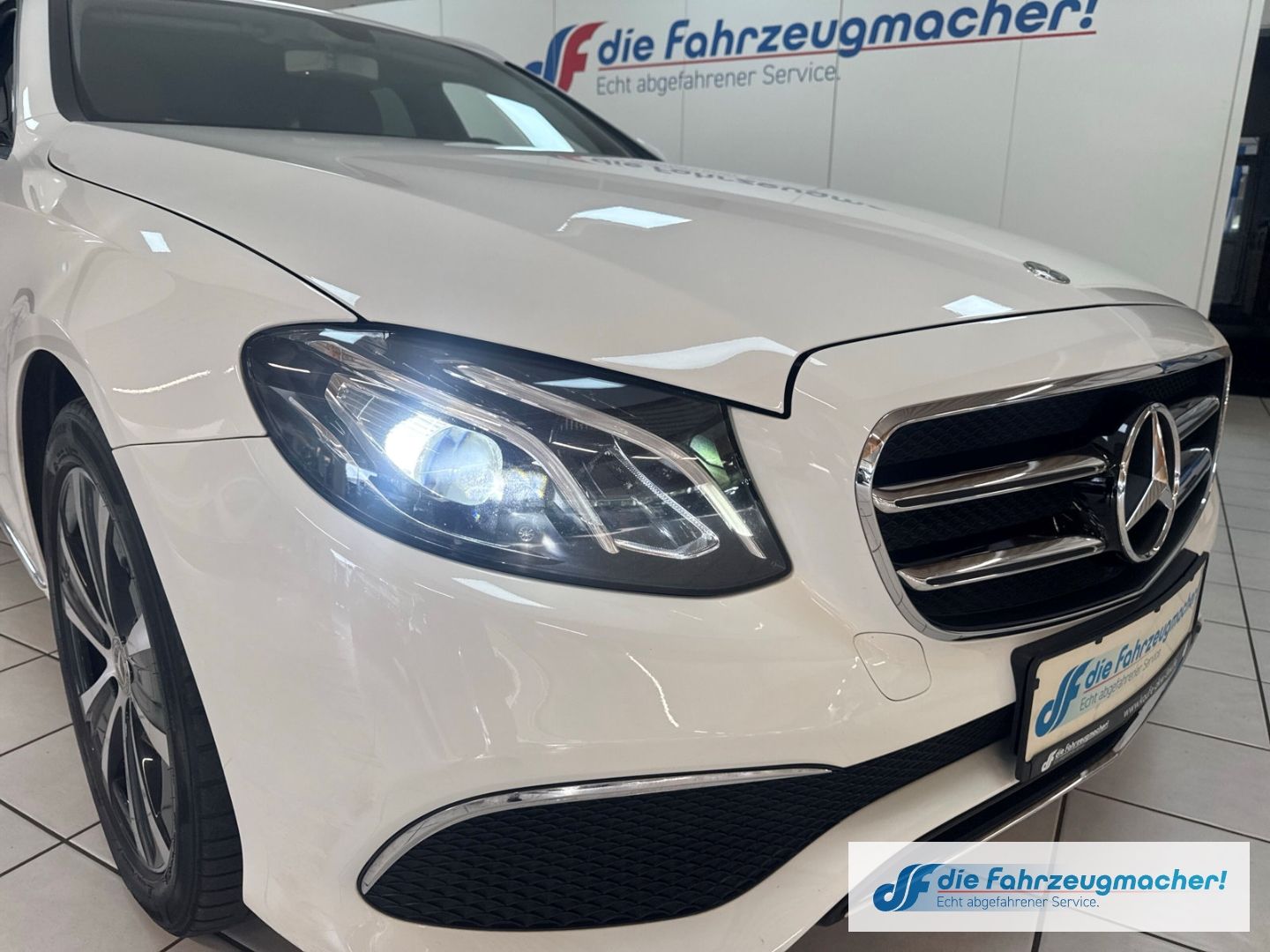 Fahrzeugabbildung Mercedes-Benz E 300 T-Modell de Niveau Navi Digitales Cockpit
