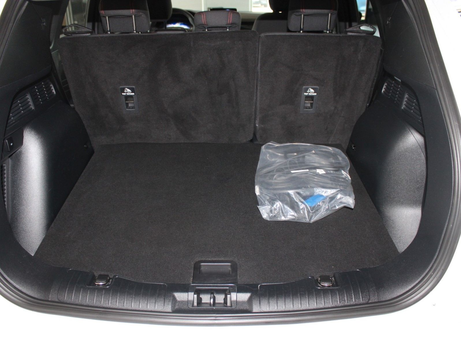 Fahrzeugabbildung Ford Kuga 2.5 PHEV ST-Line Aut. Panodach WinterPaket