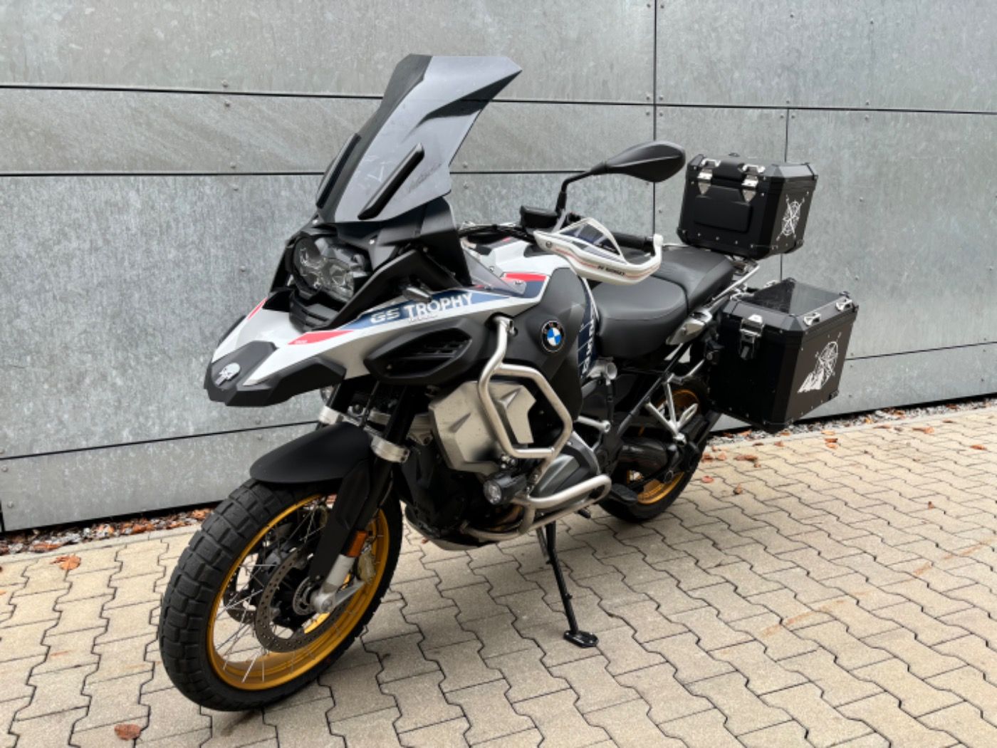 Fahrzeugabbildung BMW R 1250 GS Adventure Trophy Öl Inclusiive 5/50000