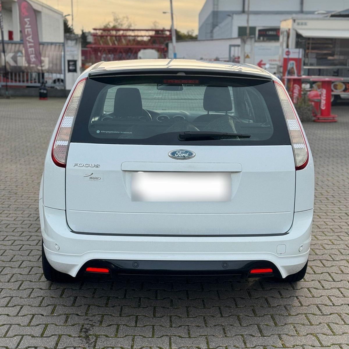 Ford Focus 2011 — photo 6