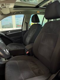 Volkswagen Tiguan - 10