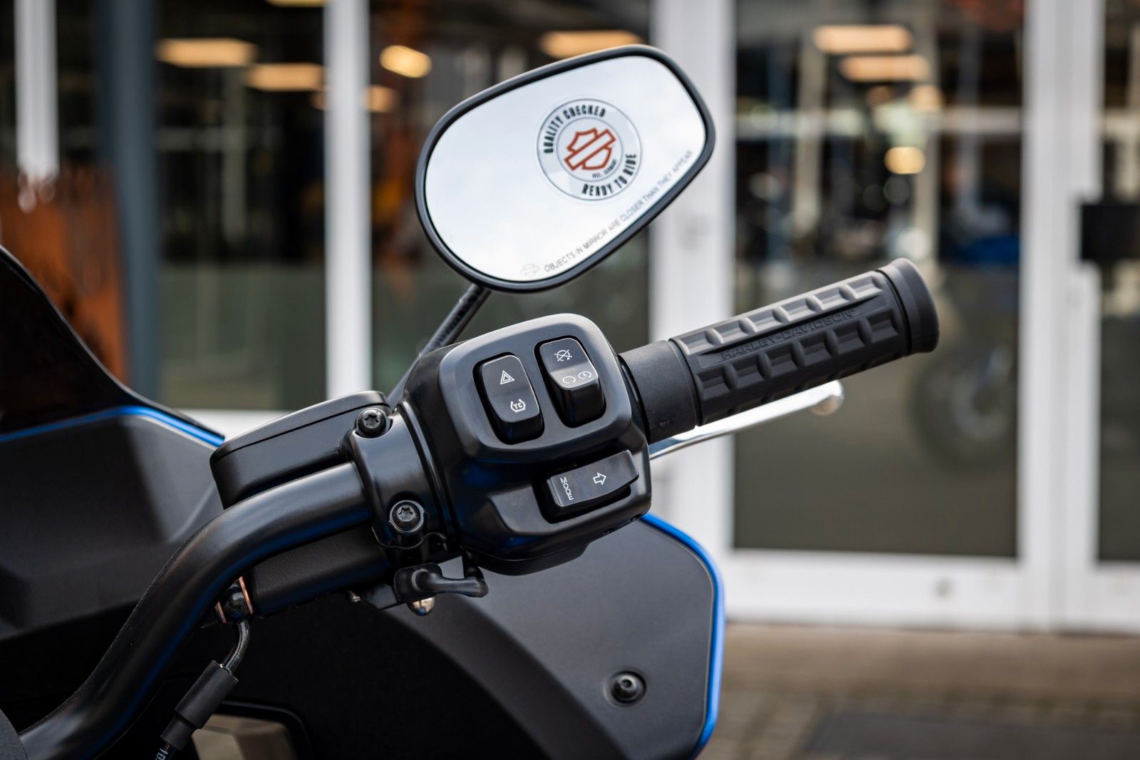 Fahrzeugabbildung Harley-Davidson FXLRST LOW RIDER ST 117 MY26