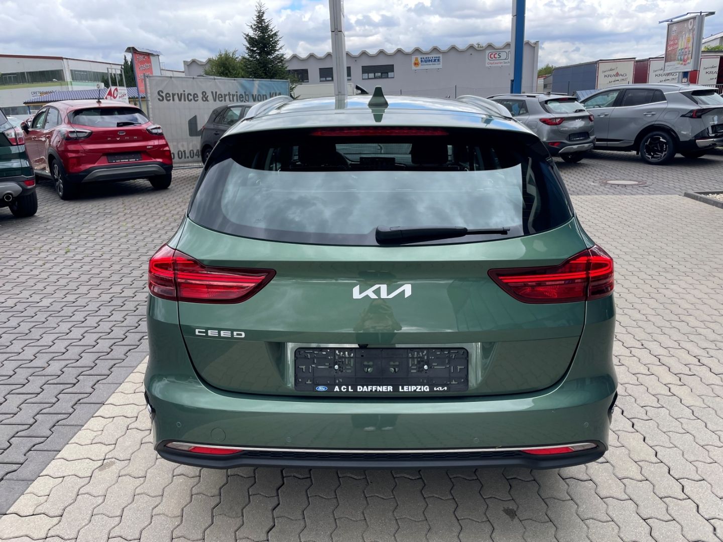 Fahrzeugabbildung Kia Ceed_sw Spirit TotWinkAss Kamera SHZ vo/hi LED