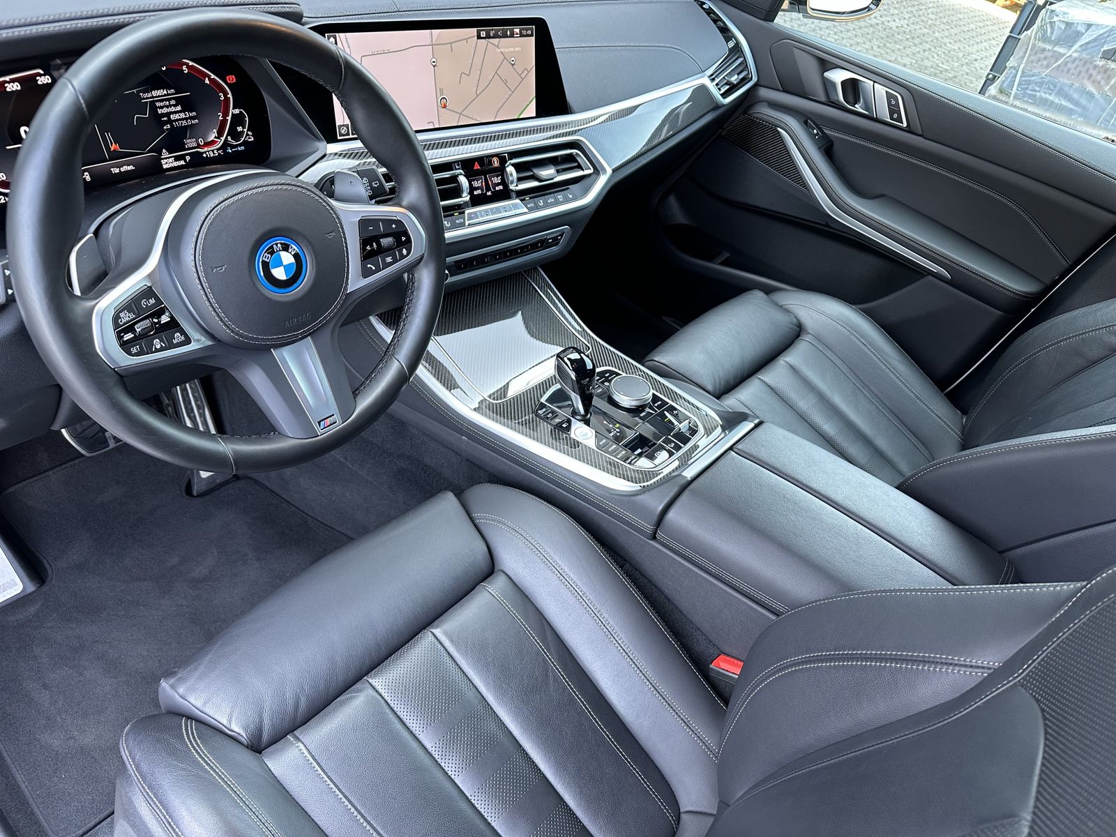 Fahrzeugabbildung BMW X5 xDrive45e M-Sport NAV+LASER+AHK+ACC+360°+22ZO