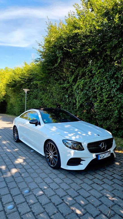 Image of Mercedes-Benz E 200