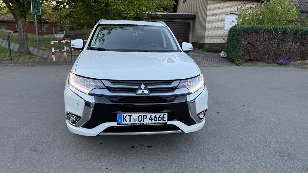 Image of Mitsubishi Plug-in Hybrid Outlander