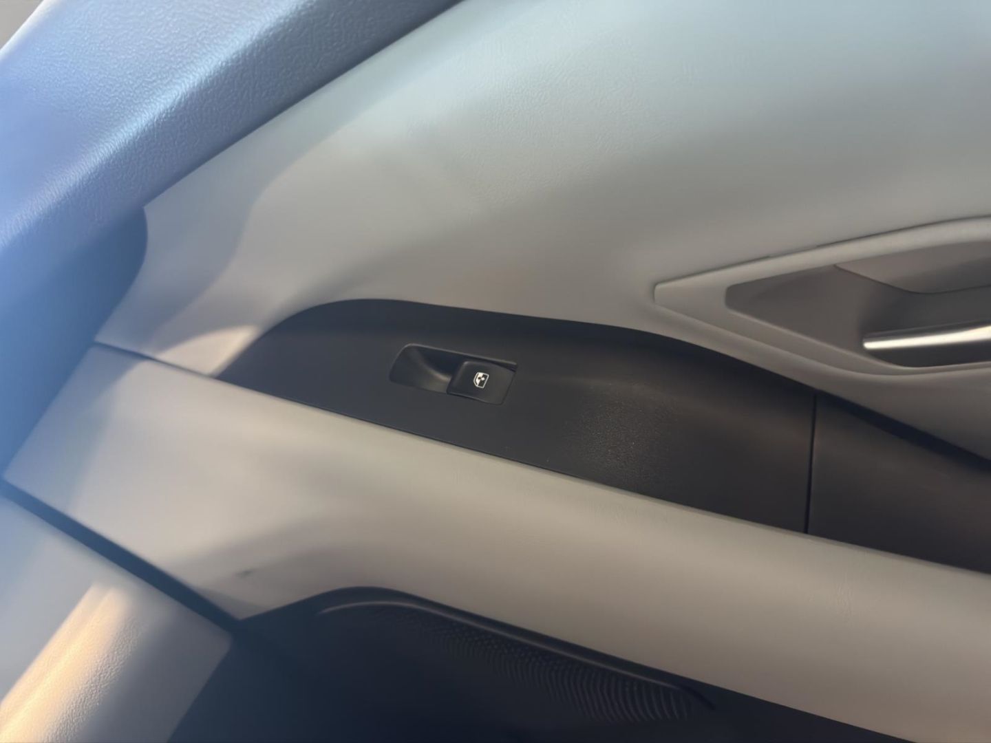 Fahrzeugabbildung Ford Explorer AWD totWinkelASS Kamera SpurhalteASS