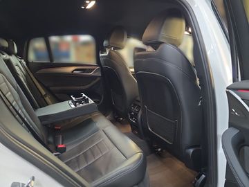 BMW X4 - 11