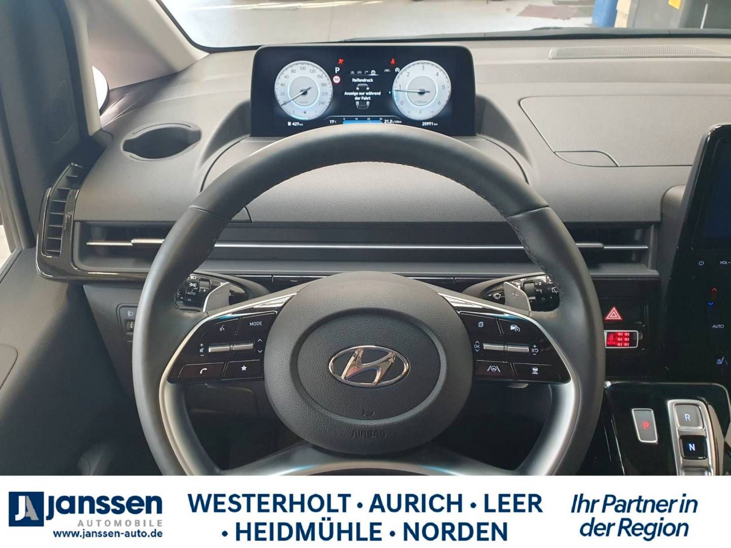 Fahrzeugabbildung Hyundai STARIA 9-Sitzer (MJ23) 2.2 CRDi 8 A/T 2WD (177PS