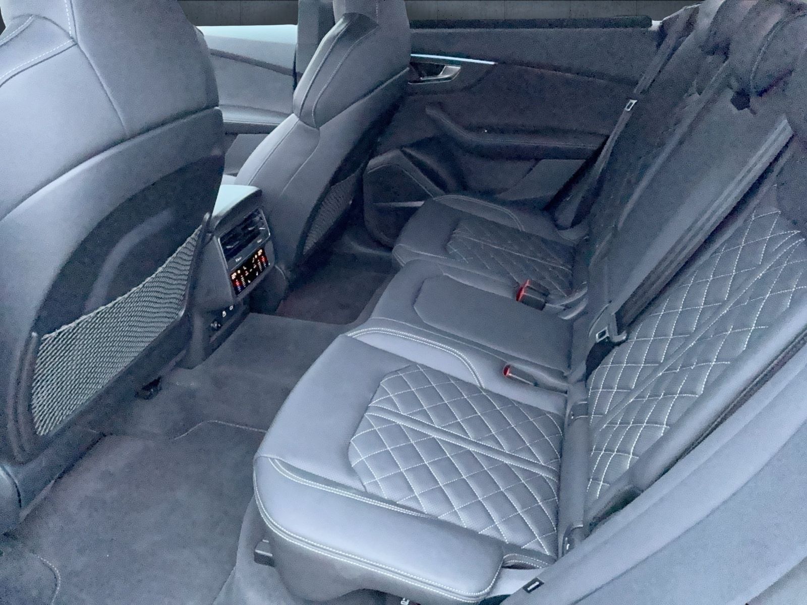 Audi SQ8 - Bild 13