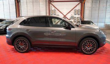 Porsche Cayenne - 4
